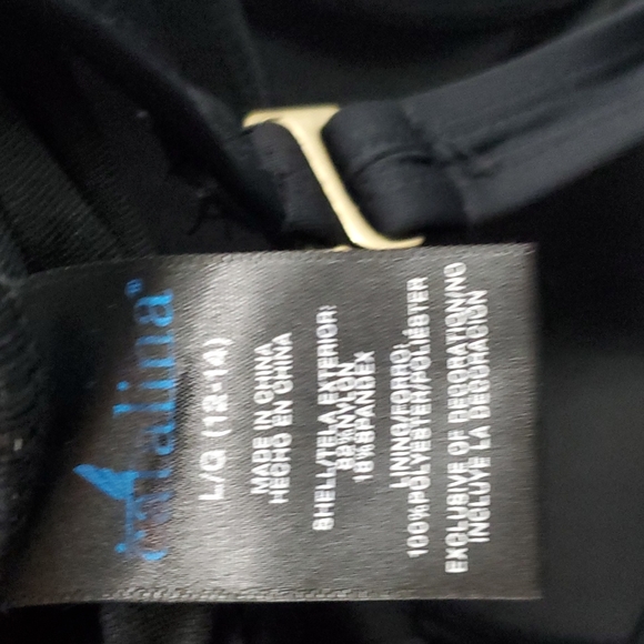 One piece black bathing suit - Picture 4 of 4